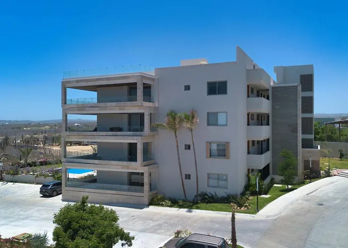 Stunning, Brand New 3 Bdrm In Vistavela Sunset *
